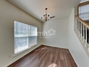 9032 Little Hampton Pl in Charlotte, NC - Foto de edificio - Building Photo