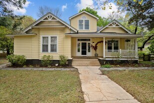 802 N Poplar St in Aberdeen, NC - Building Photo