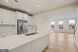 44488 Wolfhound Sq in Ashburn, VA - Building Photo - Building Photo