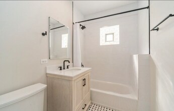 4143 N McVicker Ave, Unit 2 in Chicago, IL - Building Photo - Building Photo