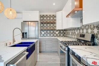 9706 S 6th Ave-Unit -B in Inglewood, CA - Building Photo - Building Photo