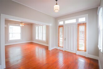 3012 Avenue O 1/2 in Galveston, TX - Foto de edificio - Building Photo