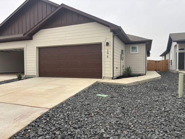 296 Nespral Dr in San Antonio, TX - Building Photo - Building Photo