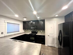 9937 Baron Coast St in Las Vegas, NV - Building Photo - Building Photo