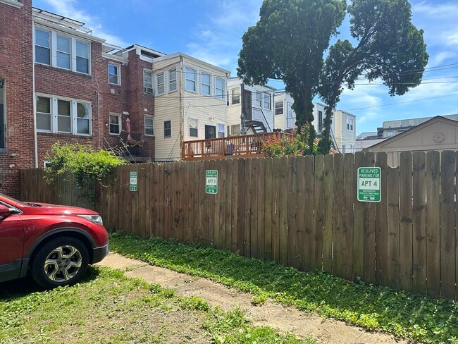 1513 Oates St NE, Unit Apt 3 in Washington, DC - Foto de edificio - Building Photo
