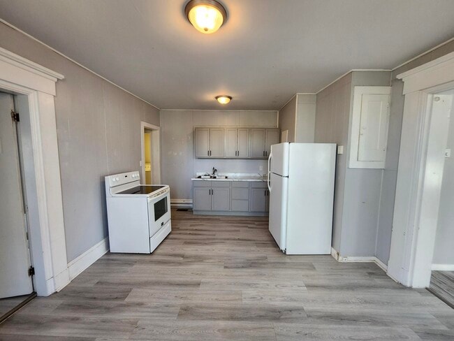 property at 918 Main St