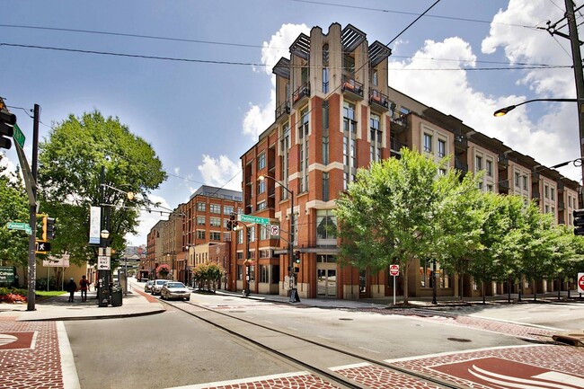 Piedmont Pad Apartments in Atlanta, GA - Foto de edificio - Building Photo