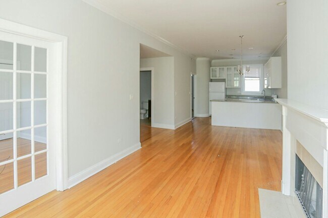 property at 3852 N Southport Ave