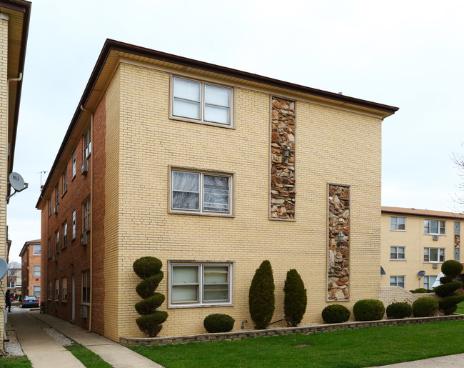 8532 W Rascher Ave in Chicago, IL - Building Photo - Building Photo