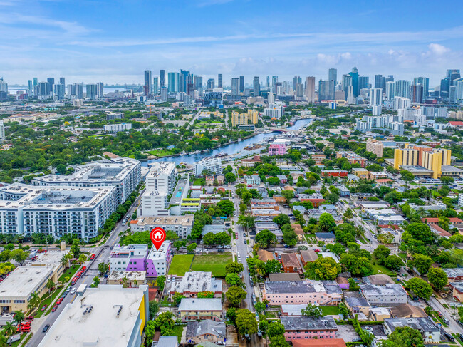 Plum Apartments in Miami, FL - Building Photo - Building Photo