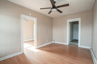 1918 W Washington St, Unit 12 in Indianapolis, IN - Building Photo - Building Photo