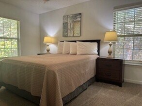 5028 Gardner Dr in Alpharetta, GA - Foto de edificio - Building Photo