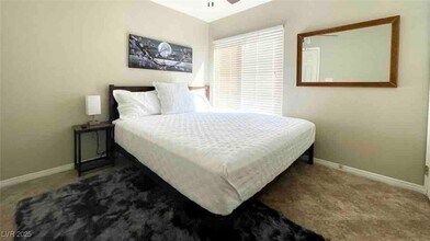 7948 S Coronado Island St in Las Vegas, NV - Foto de edificio - Building Photo