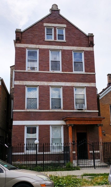 2318 S Homan Ave in Chicago, IL - Building Photo