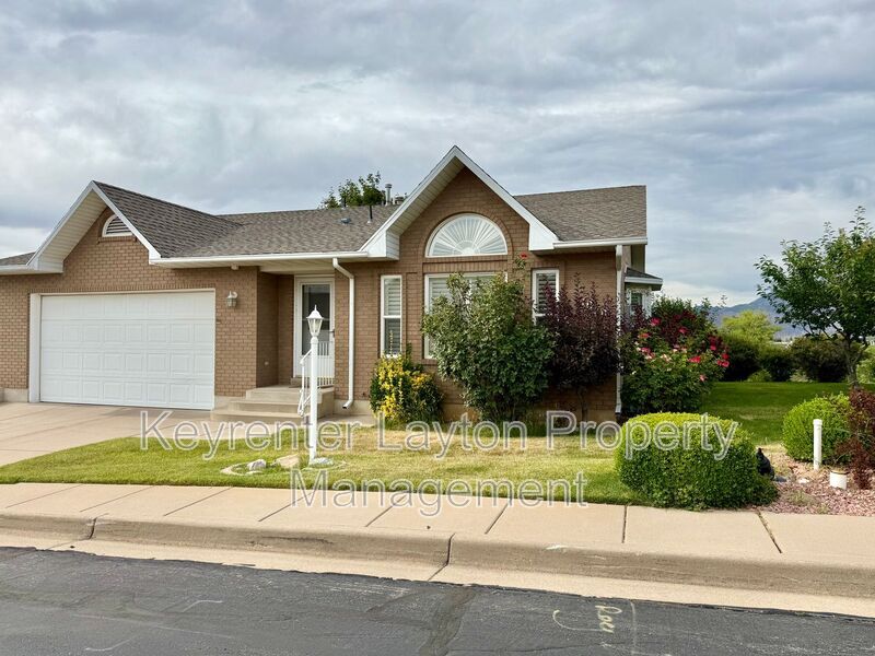 1070 E 5600 S in Ogden, UT - Building Photo