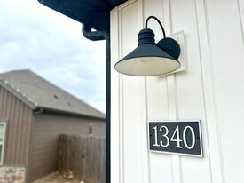 1340 Mount Hood Dr in Centerton, AR - Building Photo