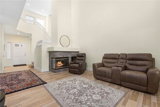 134 Encantado Canyon in Rancho Santa Margarita, CA - Foto de edificio - Building Photo