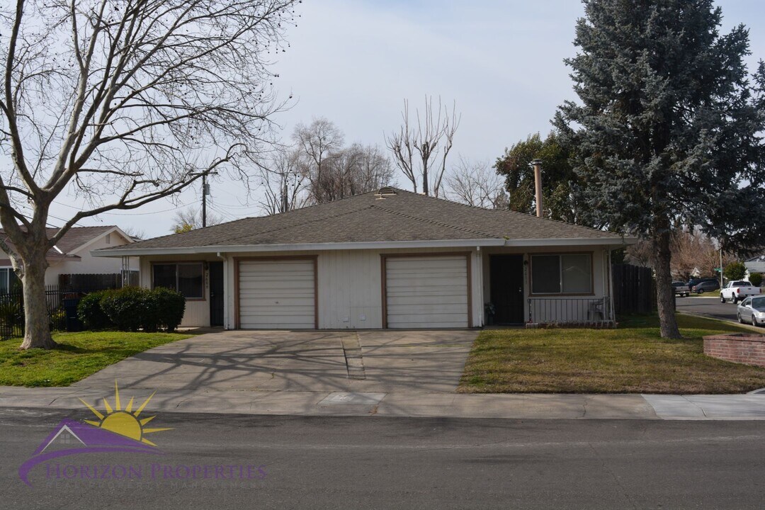 2609-2611 Erin Dr in Sacramento, CA - Building Photo