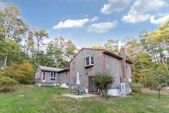 211 Clark Rd in Plymouth, MA - Building Photo - Building Photo