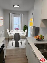 325 N Palm Dr in Beverly Hills, CA - Foto de edificio - Building Photo