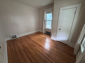 323 Lincoln Ave in Council Bluffs, IA - Building Photo - Building Photo