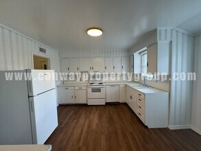 718 S Donaghey Ave in Conway, AR - Foto de edificio - Building Photo