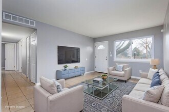 13679 Sidonie Ave in Warren, MI - Building Photo - Building Photo