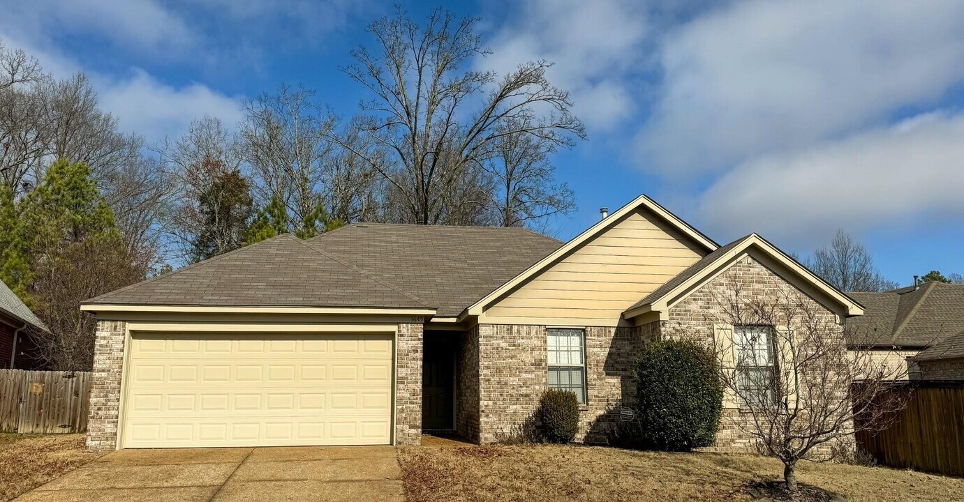 1645 Sawmill Creek Ln in Cordova, TN - Building Photo
