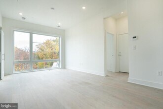 5301 Connecticut Ave NW in Washington, DC - Building Photo - Building Photo