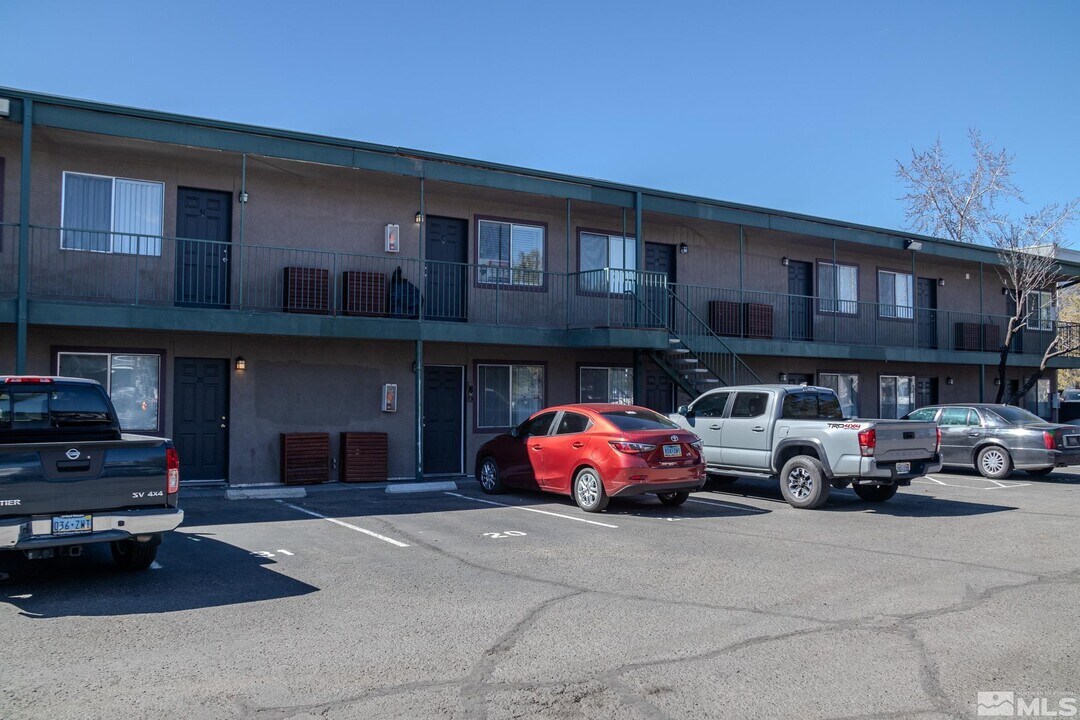 175 E Grove St in Reno, NV - Building Photo