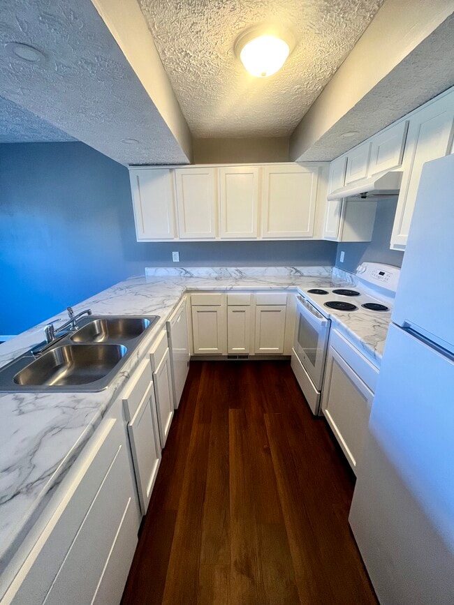 8 Thistlewood Ln in Huntington, WV - Building Photo - Building Photo