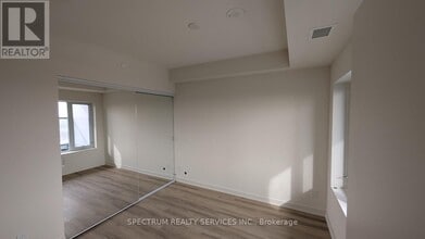 8020 Derry Rd in Milton, ON - Building Photo - Building Photo