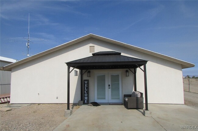 1310 Dike Rd in Mohave Valley, AZ - Foto de edificio - Building Photo