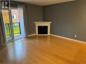 565 Greenfield Ave in Kitchener, ON - Building Photo - Building Photo