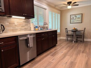 7161 Village 7 in Camarillo, CA - Foto de edificio - Building Photo