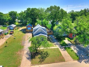 908 N Barta Ave in Prague, OK - Building Photo - Building Photo