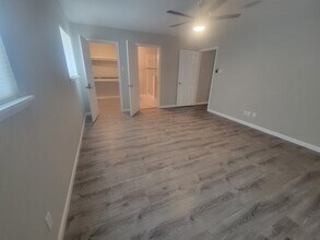 3700 83rd St, Unit 8 in Galveston, TX - Building Photo - Building Photo