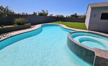 2127 Hanford Dr in San Diego, CA - Building Photo - Building Photo