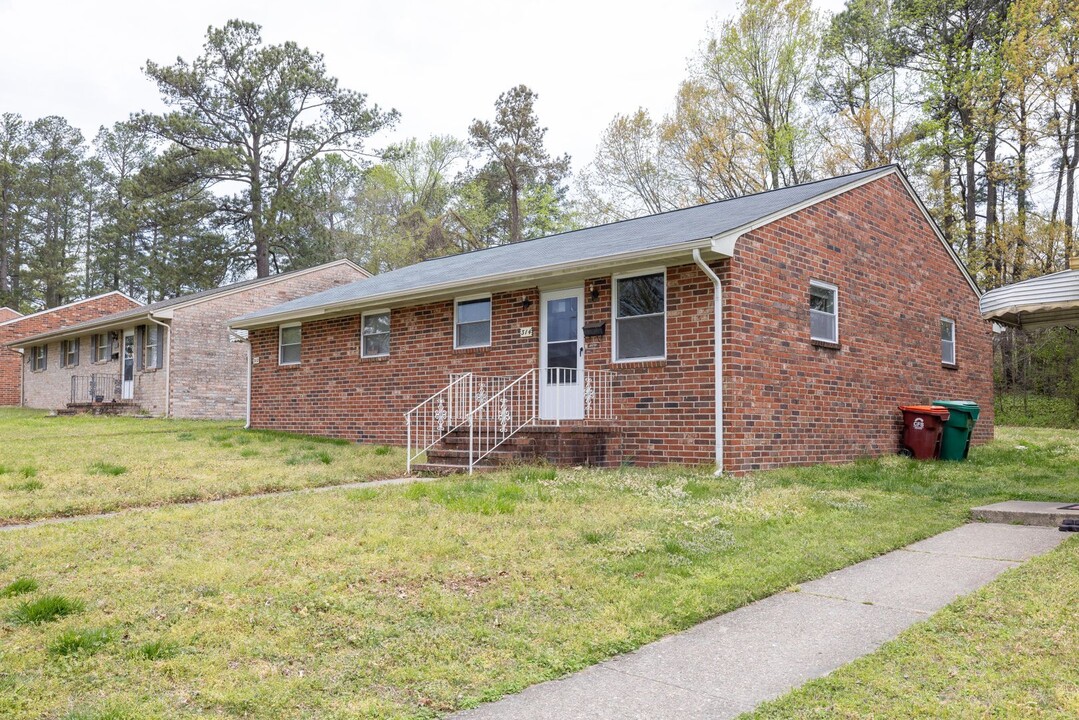 314 Prince Albert Ave in Colonial Heights, VA - Building Photo