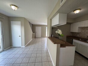 1952 Upland Dr in Houston, TX - Building Photo - Building Photo