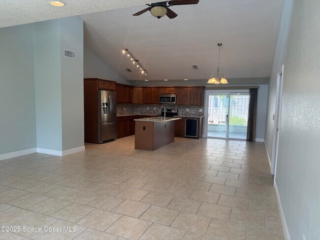 189 Ocean Breeze Cir in Indialantic, FL - Building Photo - Building Photo