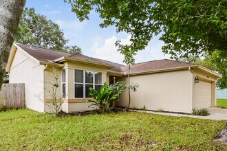 1063 Alpug Ave in Oviedo, FL - Building Photo - Building Photo