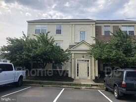 1129 Huntmaster Terrace NE in Leesburg, VA - Building Photo