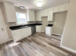 387 Huber Village Blvd in Westerville, OH - Building Photo - Building Photo