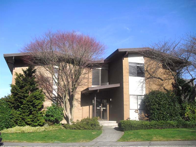 Elm Way Apartments in Edmonds, WA - Building Photo