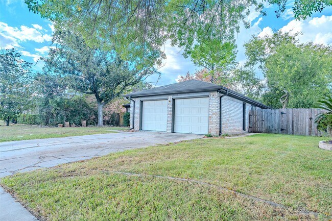 6658 Canyon Way Dr in Houston, TX - Building Photo - Building Photo