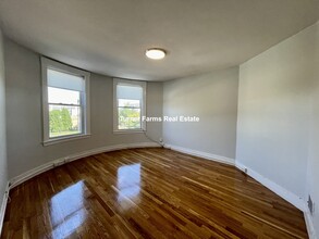 861 E 1st St, Unit 2 in Boston, MA - Building Photo - Building Photo