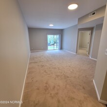 4250 Wilshire Blvd-Unit -104 in Wilmington, NC - Building Photo - Building Photo