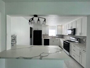8441 NW 18th St in Pembroke Pines, FL - Building Photo - Building Photo