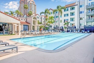 Veranda La Jolla in San Diego, CA - Building Photo